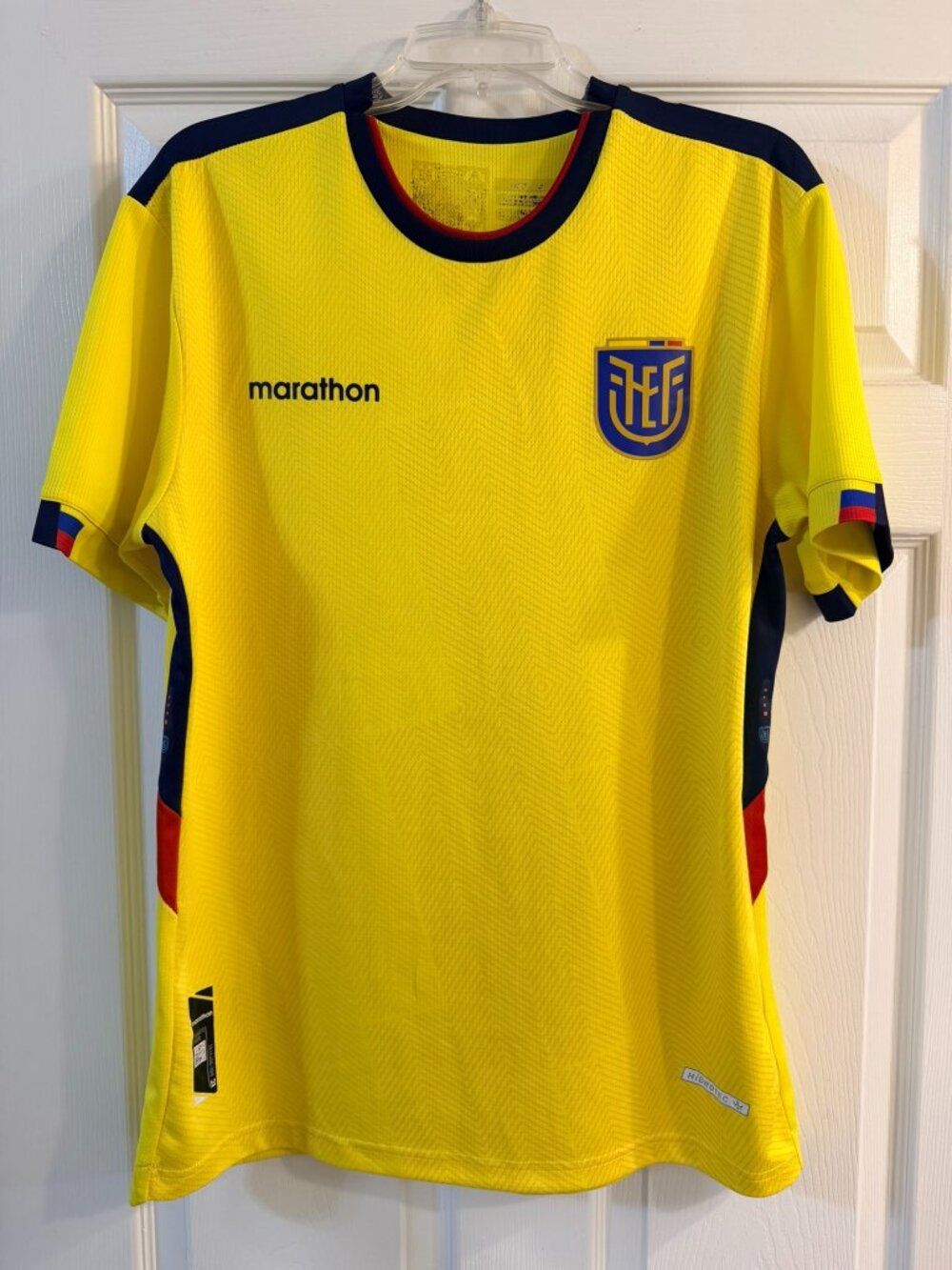 Marathon Ecuador Home 2022 World Cup Soccer Jersey Yellow Men's Size Large